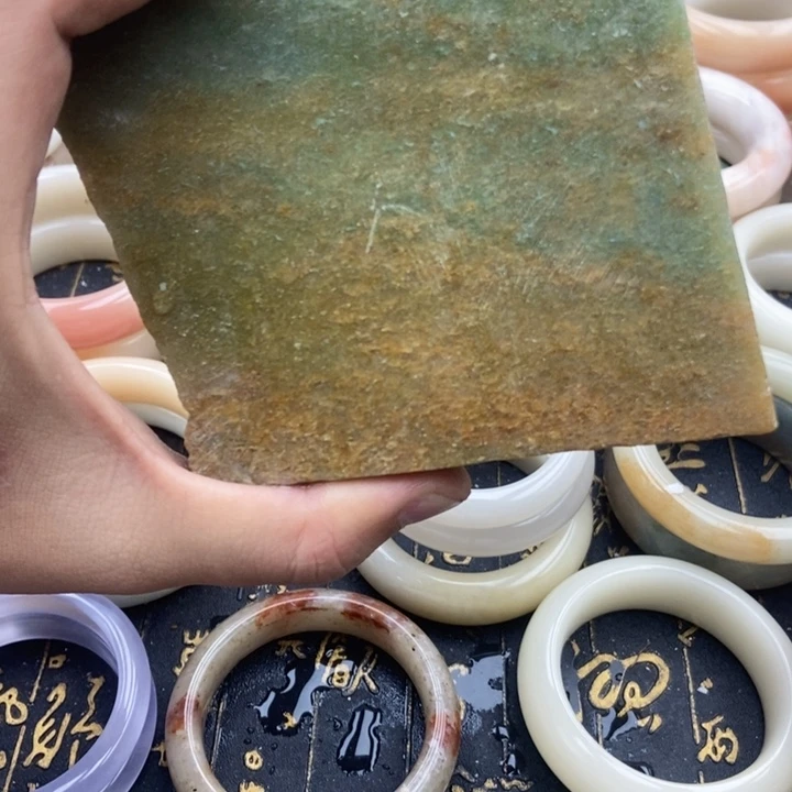 石英岩玉未镶嵌手镯