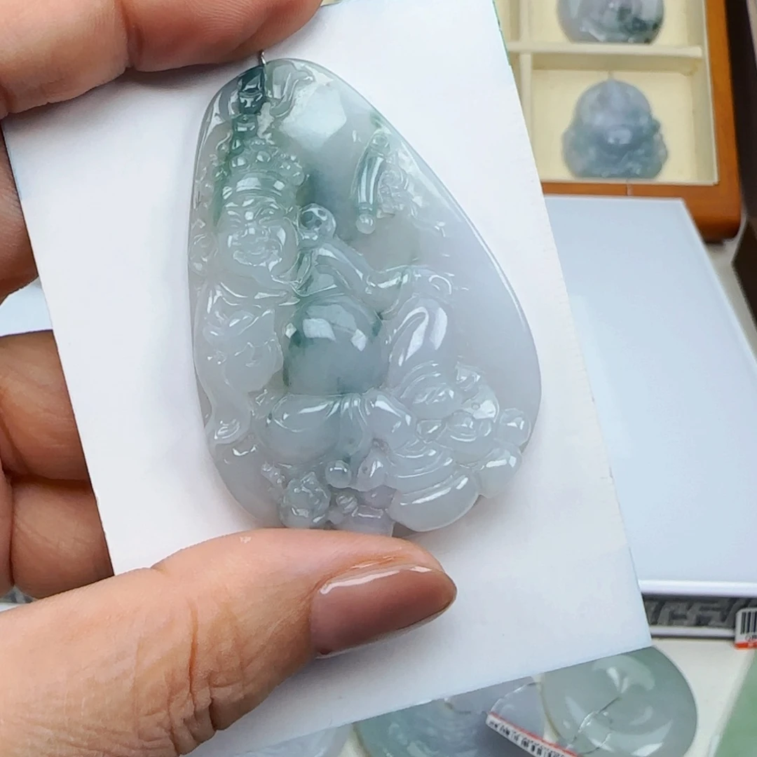 翡翠未镶嵌颈饰