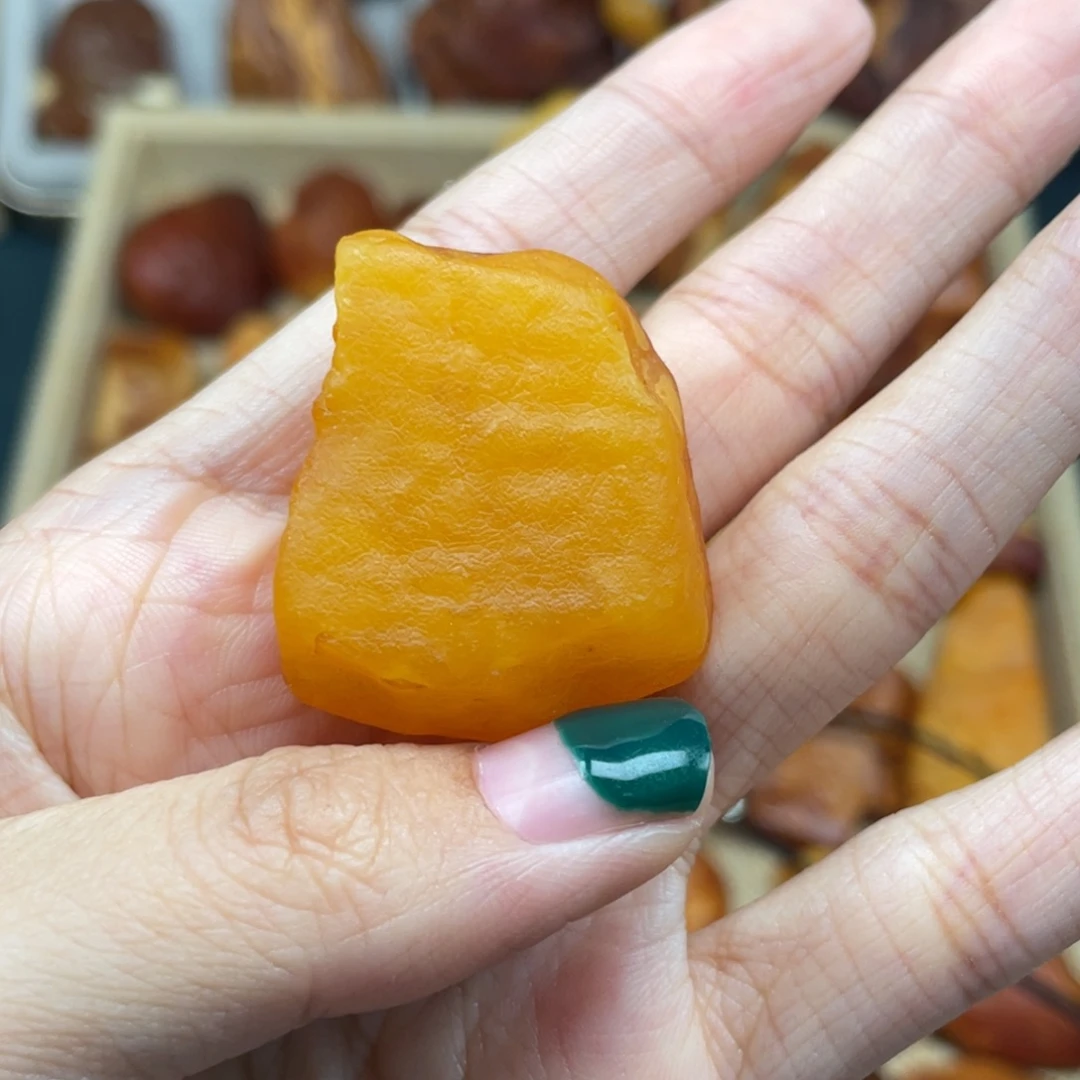 琥珀未镶嵌珠宝奇石
