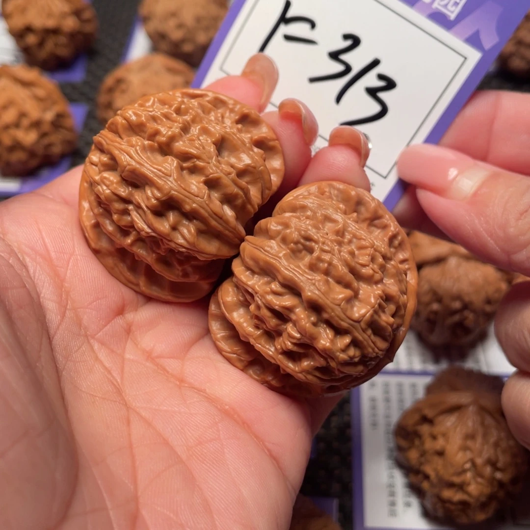 文玩核桃把件313号白狮子40