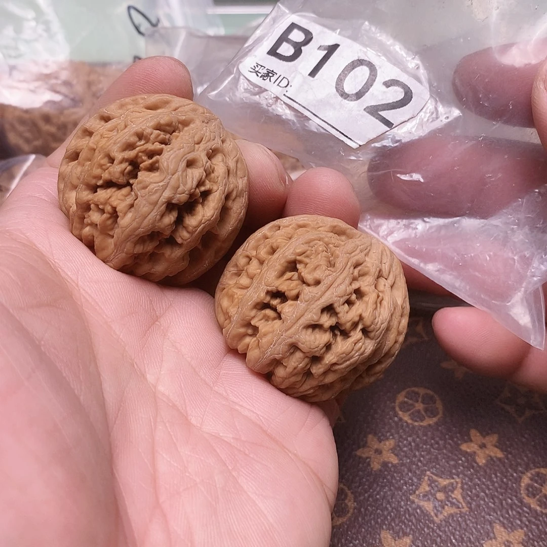把件文玩核桃粗筋39尺。