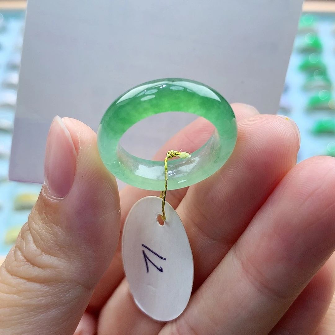 翡翠戒指未镶嵌12圈