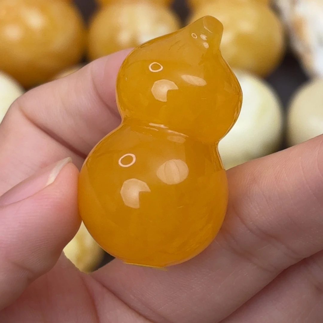 裸石琥珀未镶嵌橘红葫芦