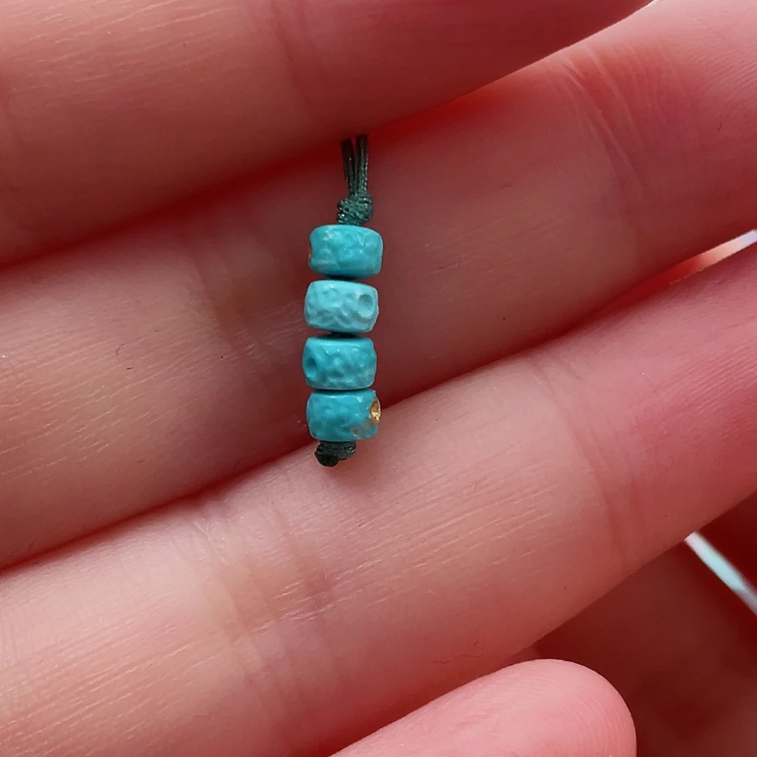 绿松石颈饰未镶嵌