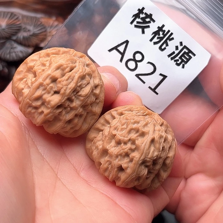 吊坠文玩核桃白狮子37