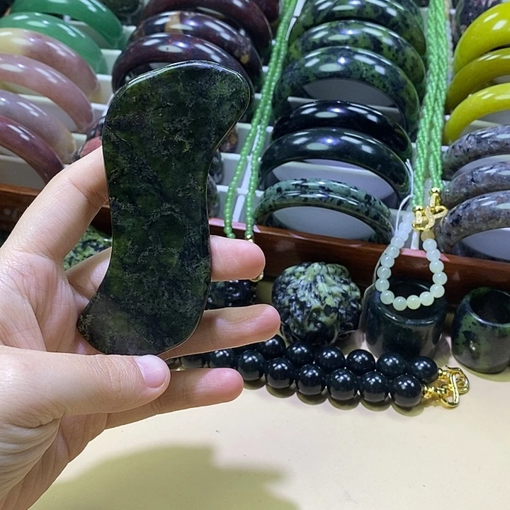 蛇纹石玉未镶嵌板板