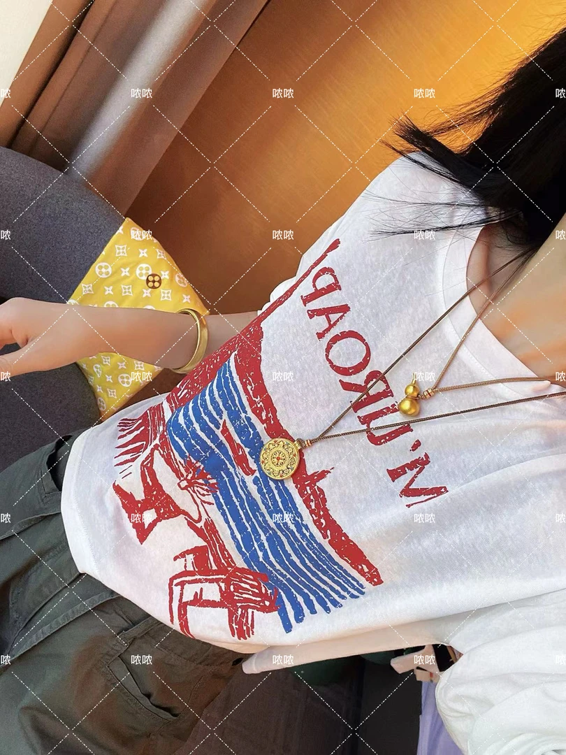 哝NONG【涂鸦海边】-2025夏季新款涂鸦海边字母百搭长袖上衣0693640