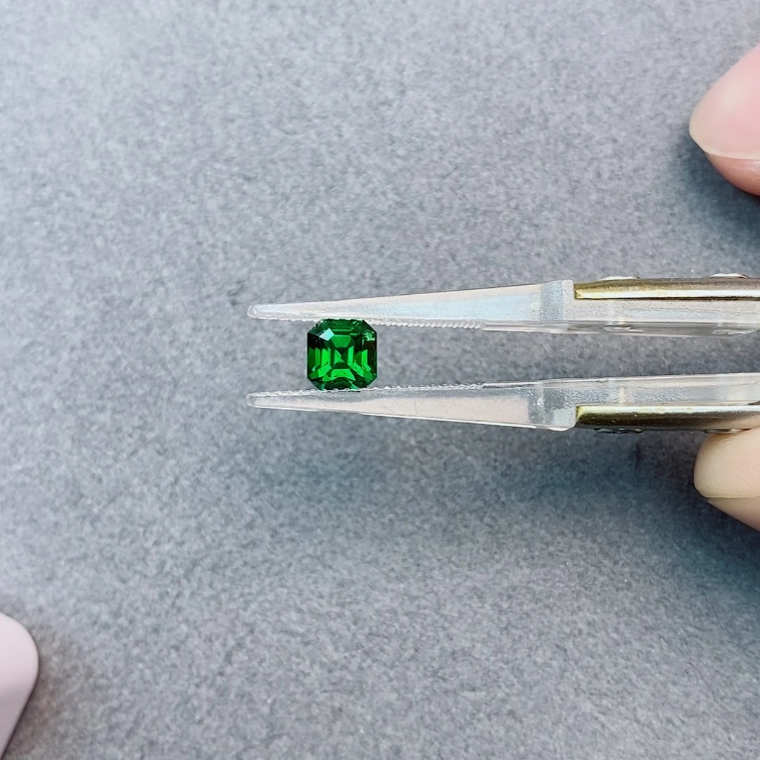 未镶嵌珠宝半成品石榴石（沙弗莱）1.21ct 吉尔德 卡扎尼