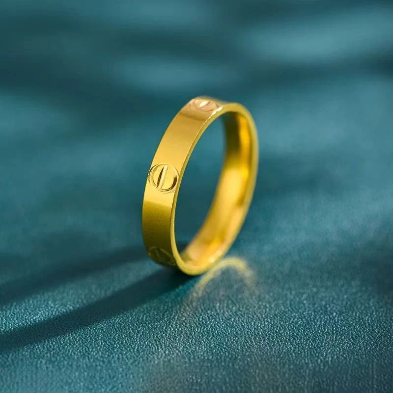 18K 金经典卡家情侣戒指a49