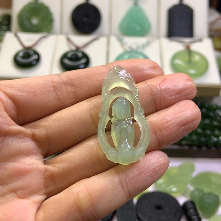 【闪购商品】未镶嵌蛇纹石玉颈饰