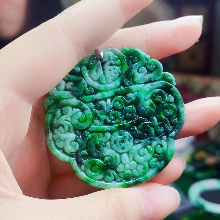 颈饰未镶嵌翡翠多样性