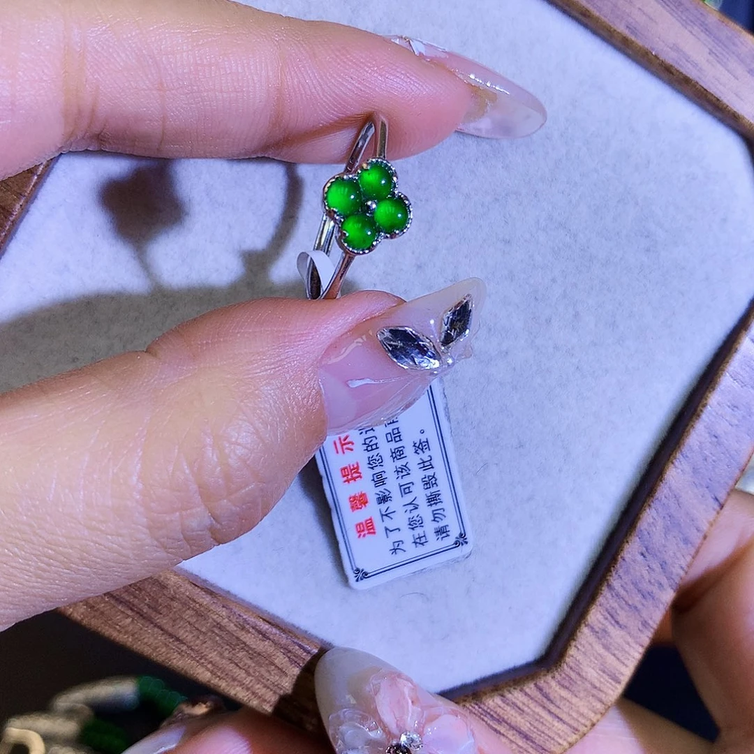 翡翠戒指银S925镶嵌天然翡翠戒指