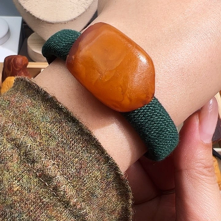 蜜蜡裸石未镶嵌我