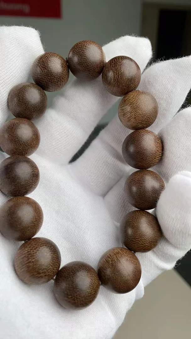 沉香19全沉水 帝王级 至臻富森红土 38克 1.6*14颗  2103 L R