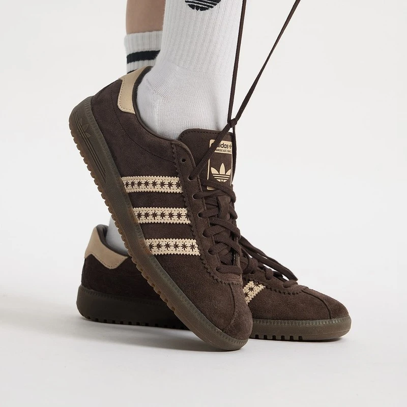 阿迪达斯 （adidas）女子经典运动鞋JS3971