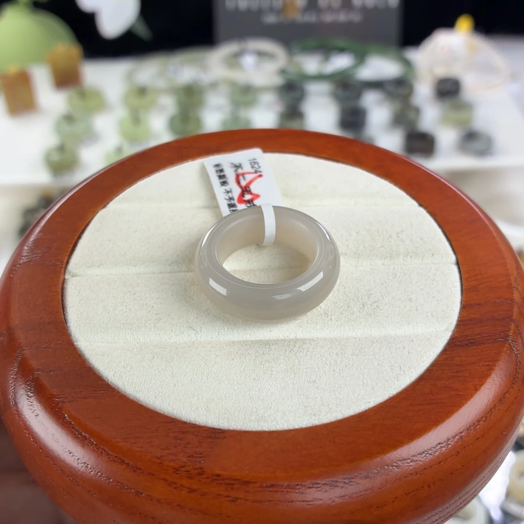 和田玉（糖玉）未镶嵌戒指i87藕粉轮胎17.3不退换