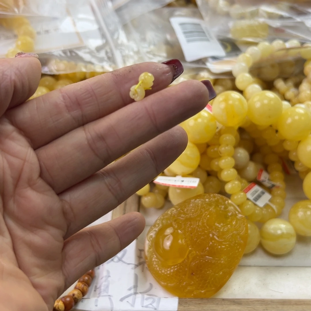 琥珀珠宝奇石未镶嵌