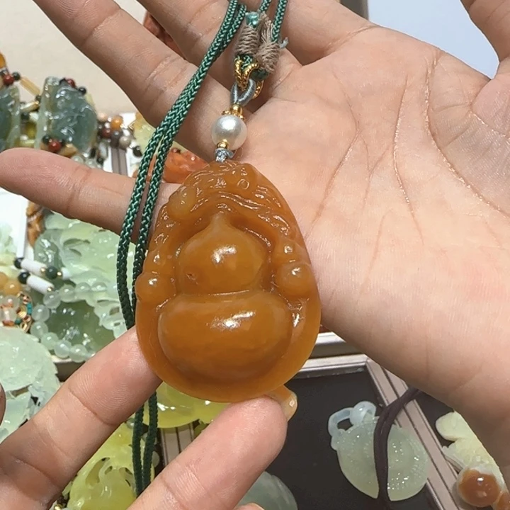 蛇纹石玉未镶嵌吊坠