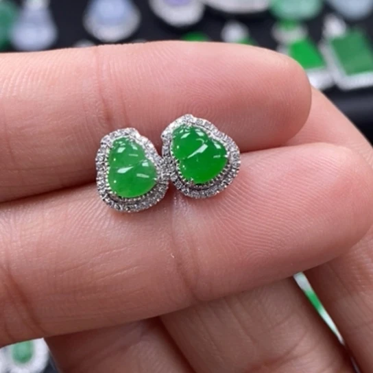 翡翠18K金镶嵌颈饰耳钉