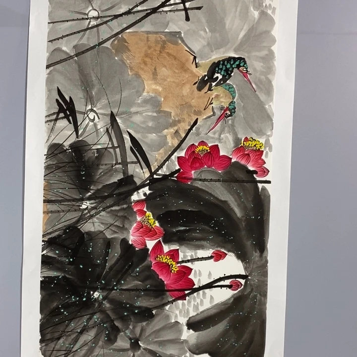 手绘作品等多种形式进行