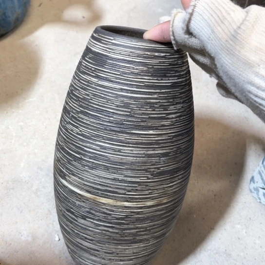 罐默认微瑕，有孔编号19-13
