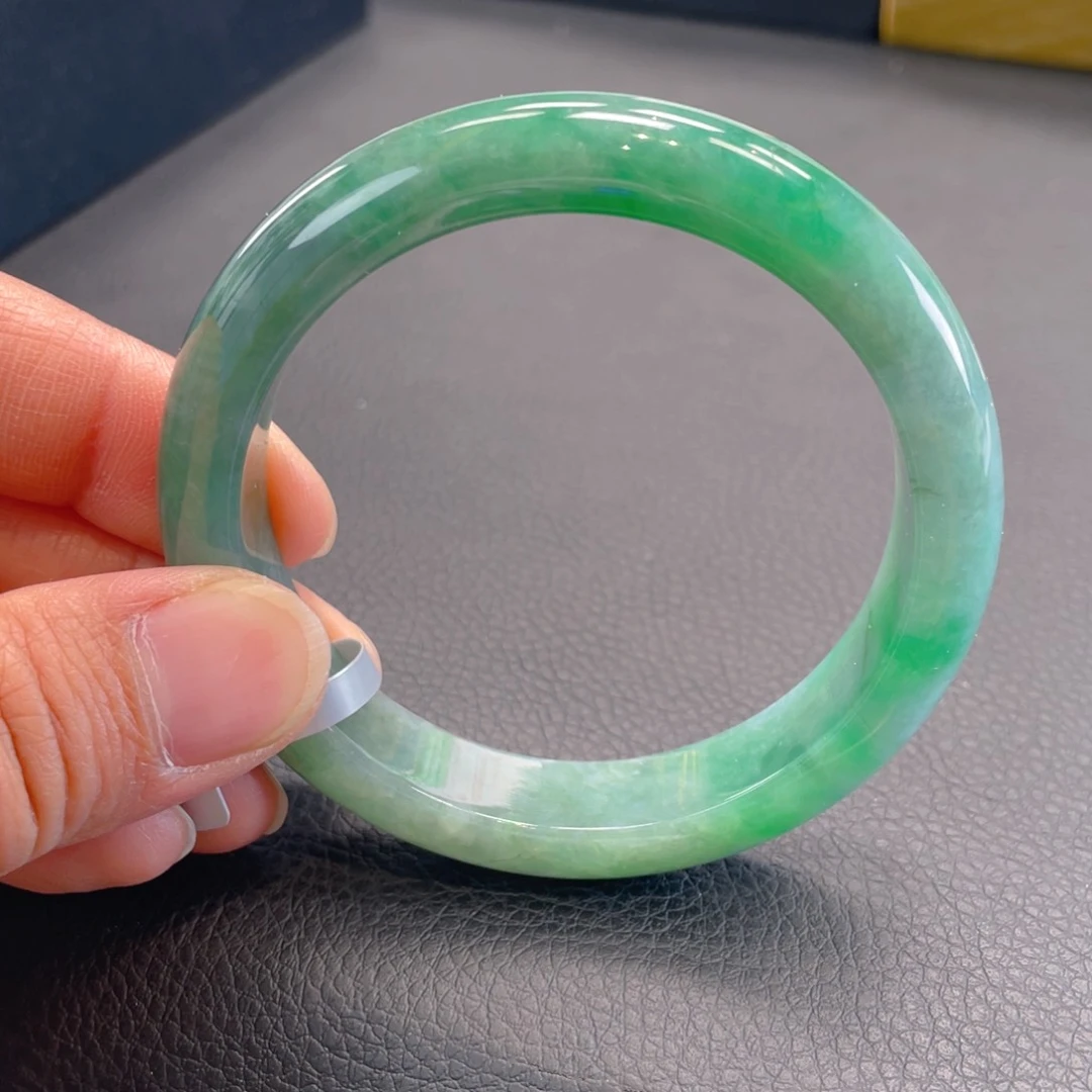 翡翠手镯未镶嵌缅甸翡翠