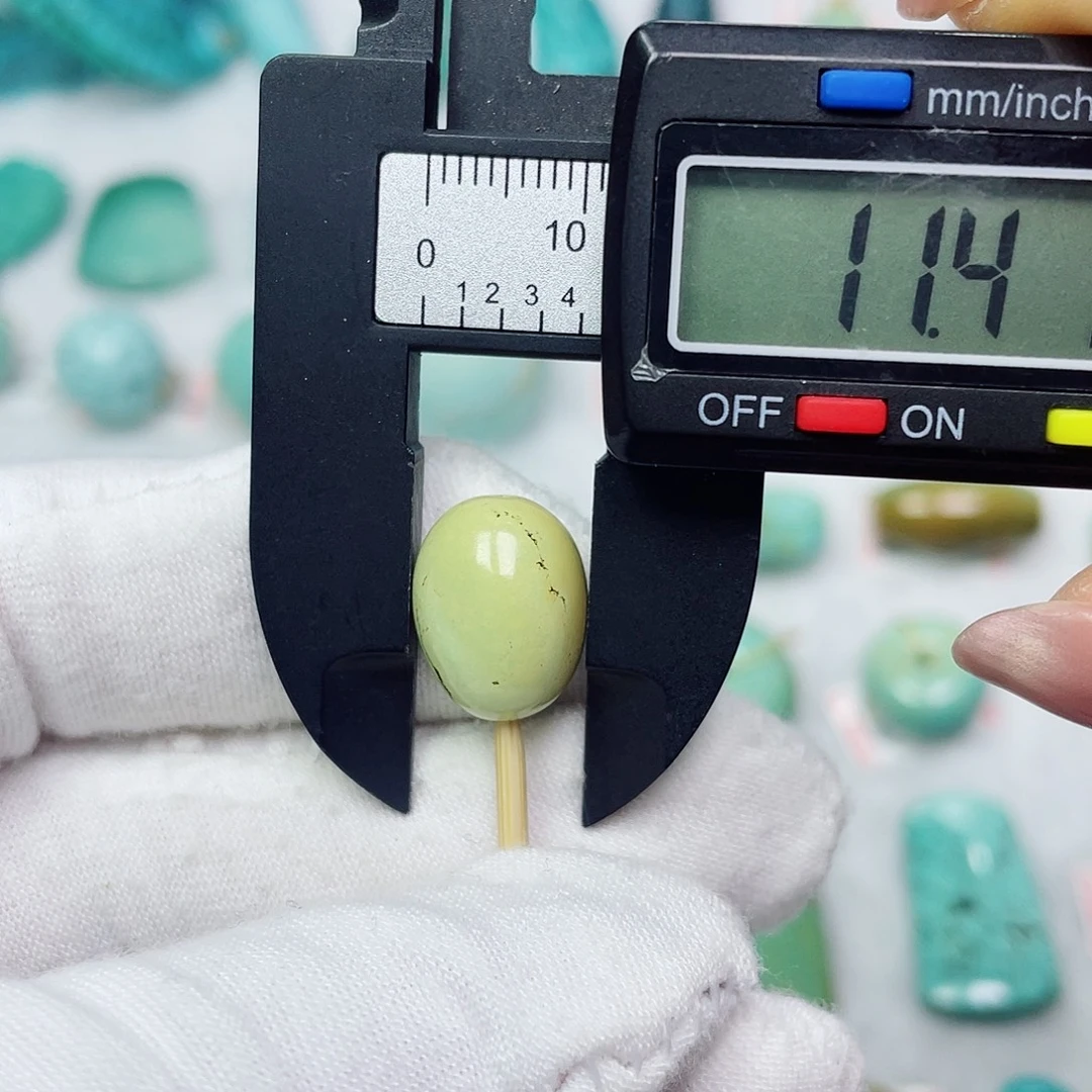 绿松石未镶嵌挂件