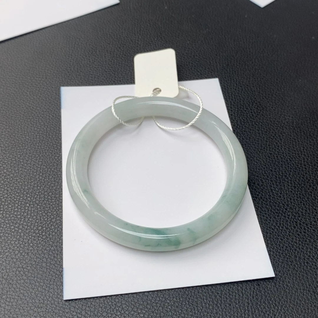 翡翠手镯未镶嵌天然翡翠手镯