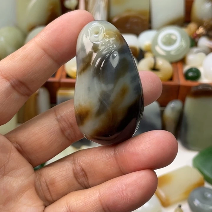 和田玉未镶嵌颈饰