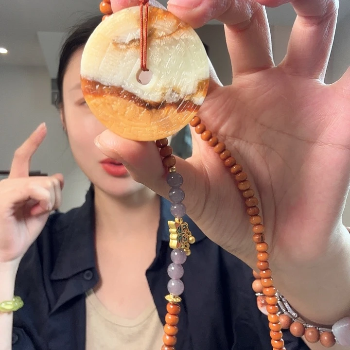 林***子未镶嵌蛇纹石玉颈饰
