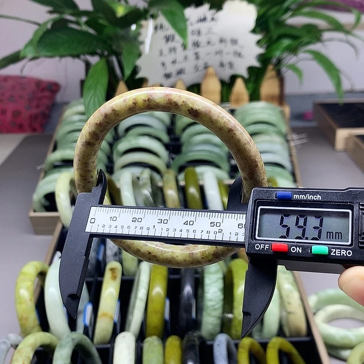 未镶嵌蛇纹石玉手镯105