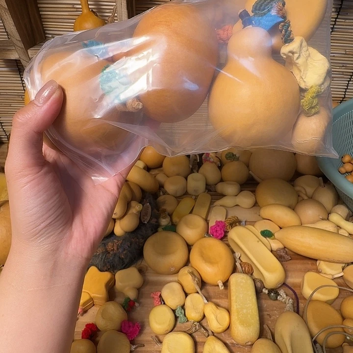 ～****大叶紫檀（黑酸枝木类）
