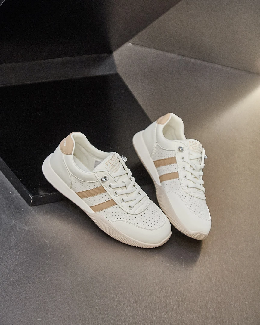 超软舒适德训鞋女百搭2025夏季新款真皮休闲运动鞋透气轻便小白鞋