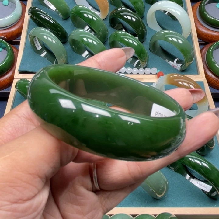 未镶嵌手镯和田玉（碧玉）