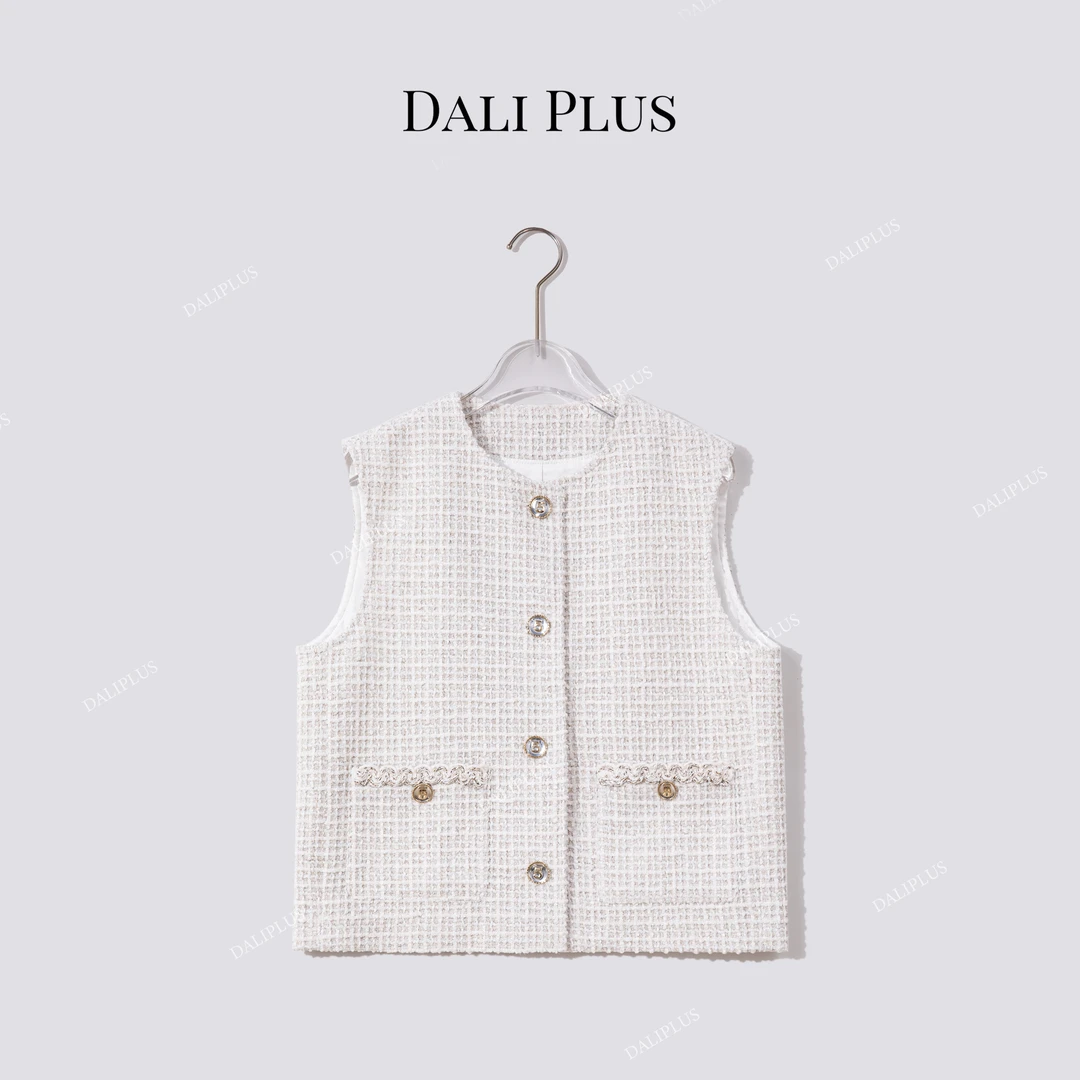 DALI PLUS“白闪香风 ” 法式编织感华夫格小香风马甲-D5TY0002