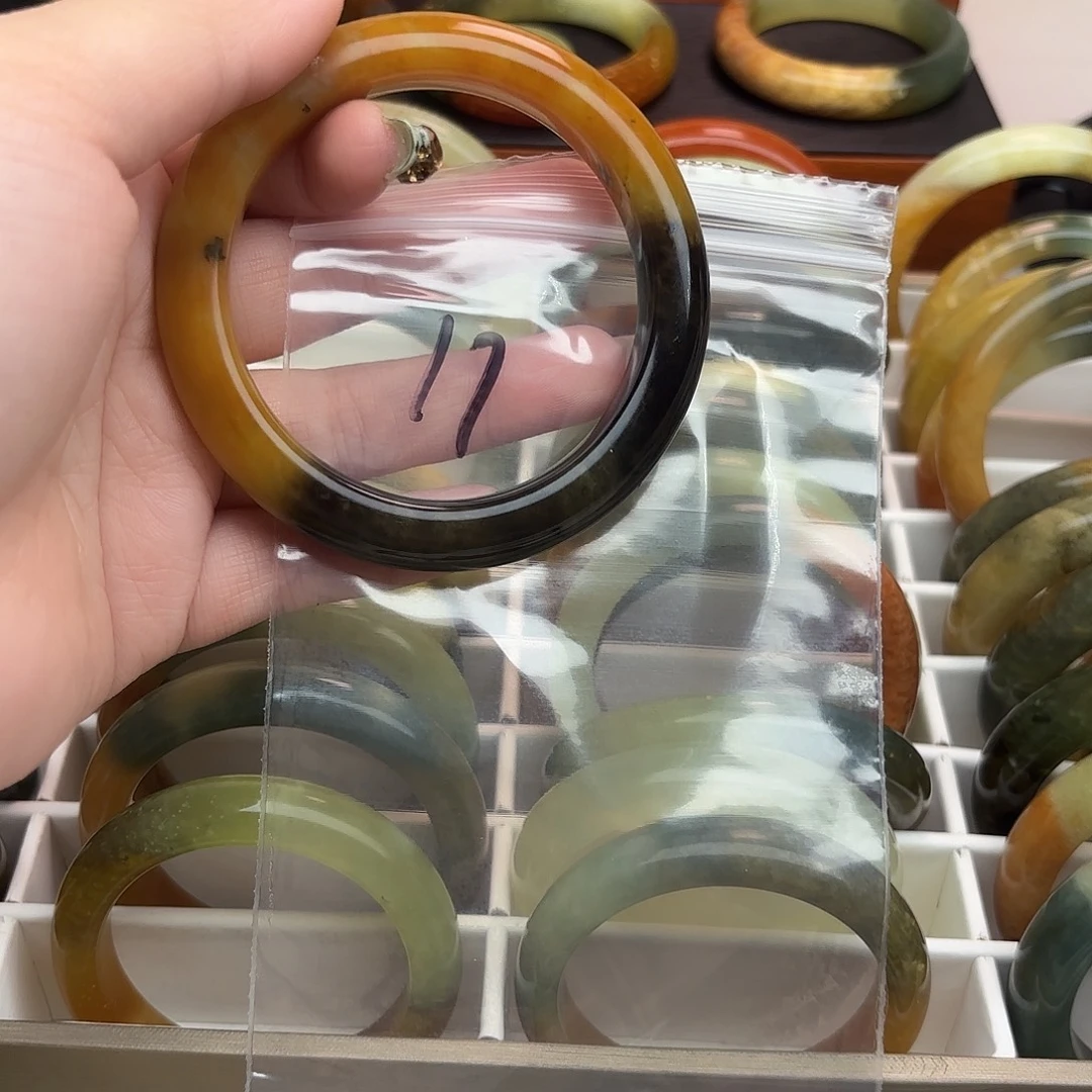 不***生蛇纹石玉未镶嵌手镯