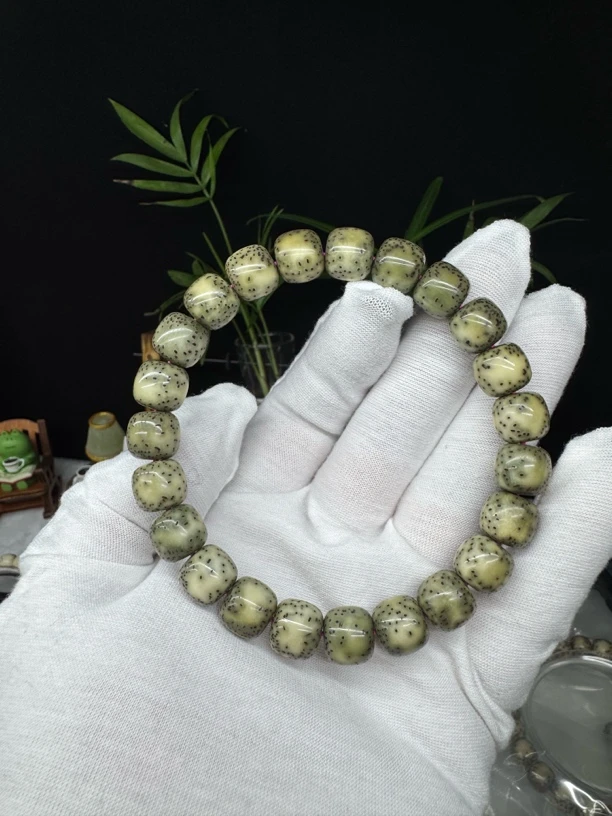 石玉料大尺寸留白正月大眼海南料