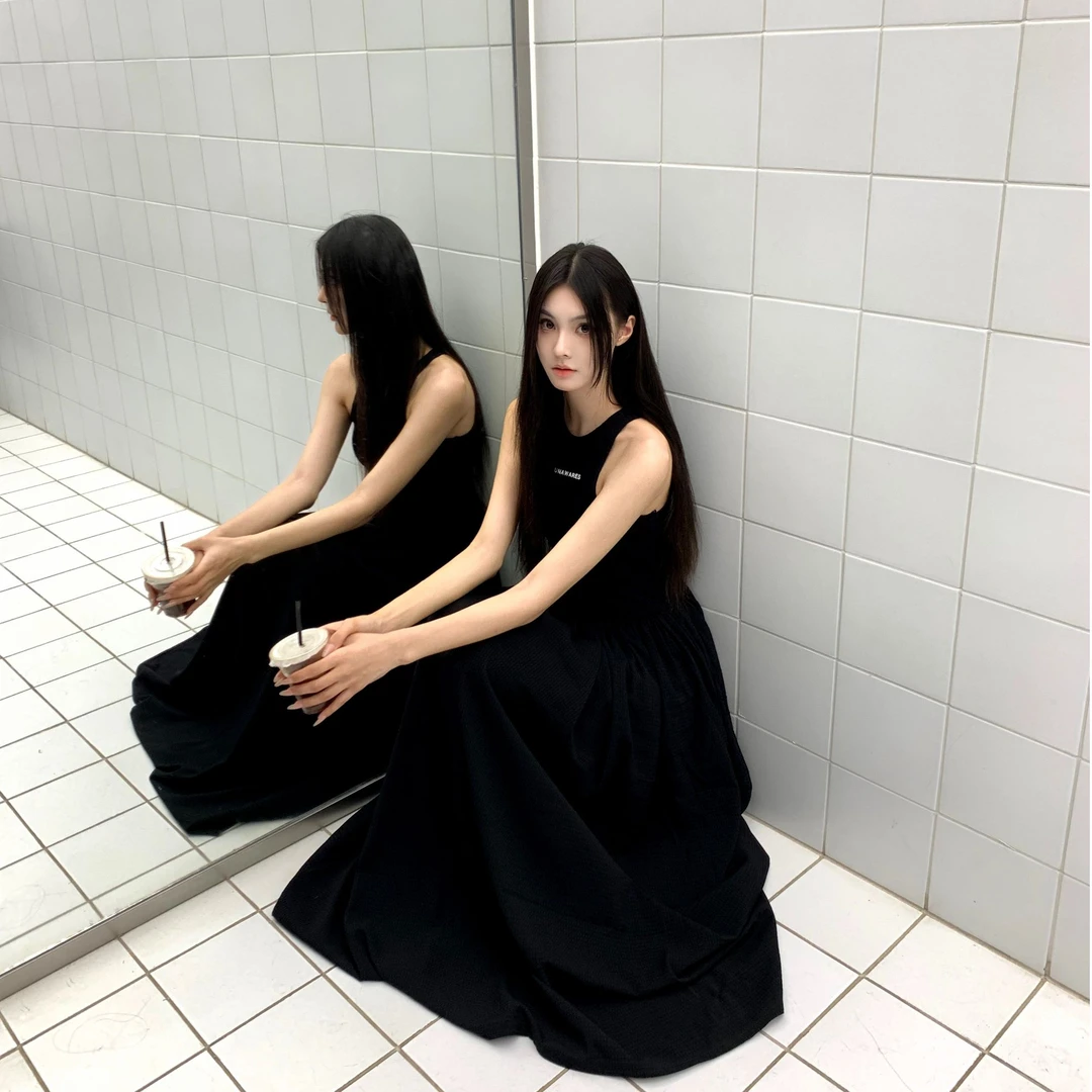 【黑巧女神】连衣裙纯色设计师无袖夏季显瘦休闲风背心裙法式名媛