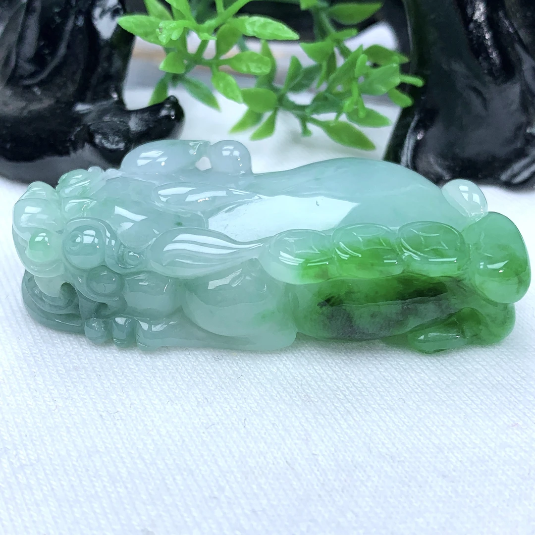 天然缅甸翡翠A货辣绿色阴阳眼脚金钱貔貅吊坠54.6−25.3−12.5mm