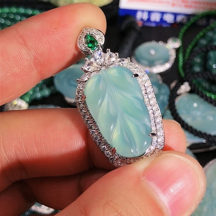 翡翠颈饰未镶嵌3，