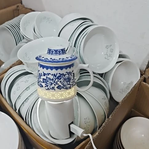 瓷玲珑青花办公杯两个带盖子微瑕疵