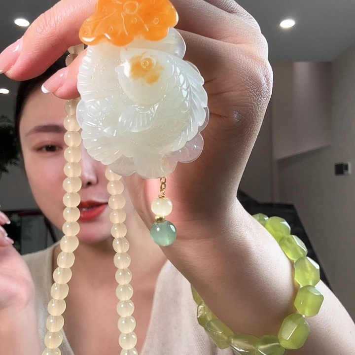 肥***妈蛇纹石玉未镶嵌颈饰
