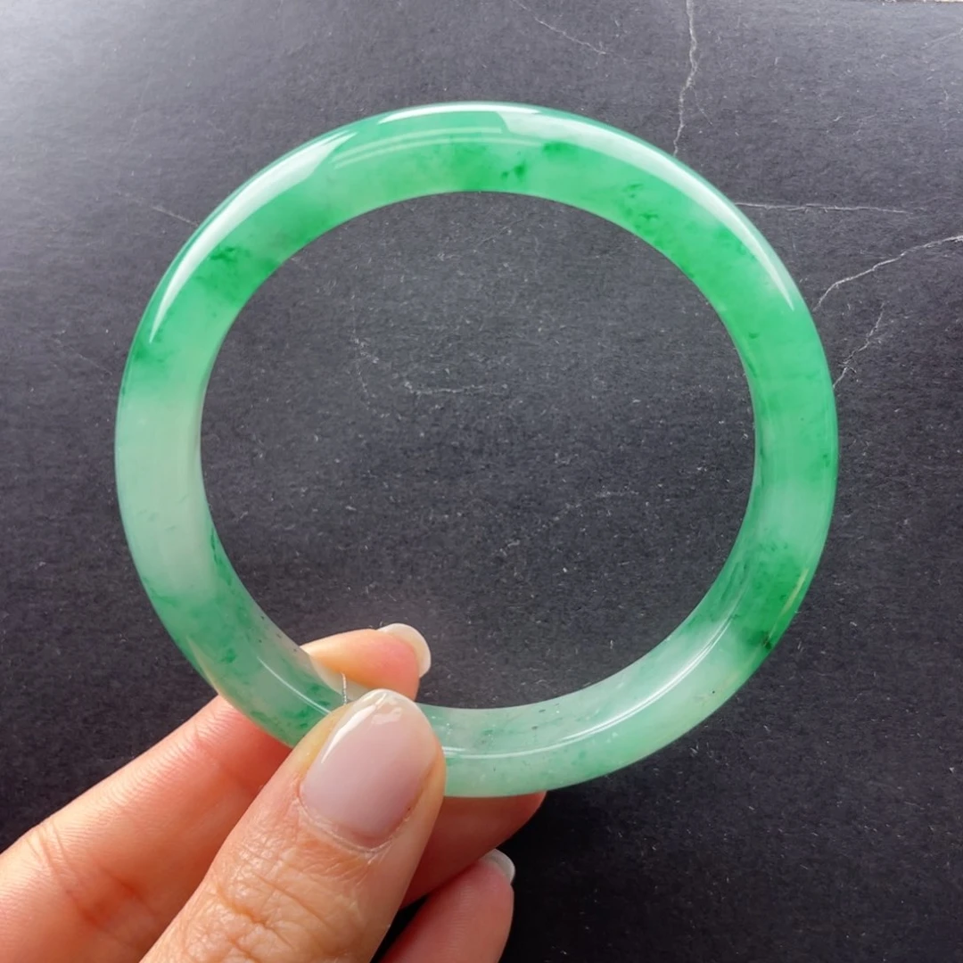 石英质玉未镶嵌手镯源**姥