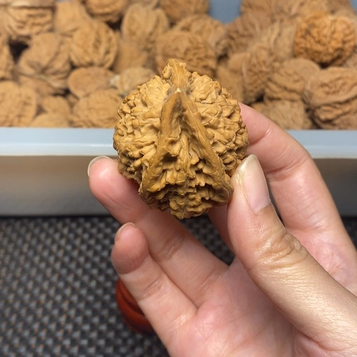 挪***林吊坠文玩核桃文玩核桃异形单只