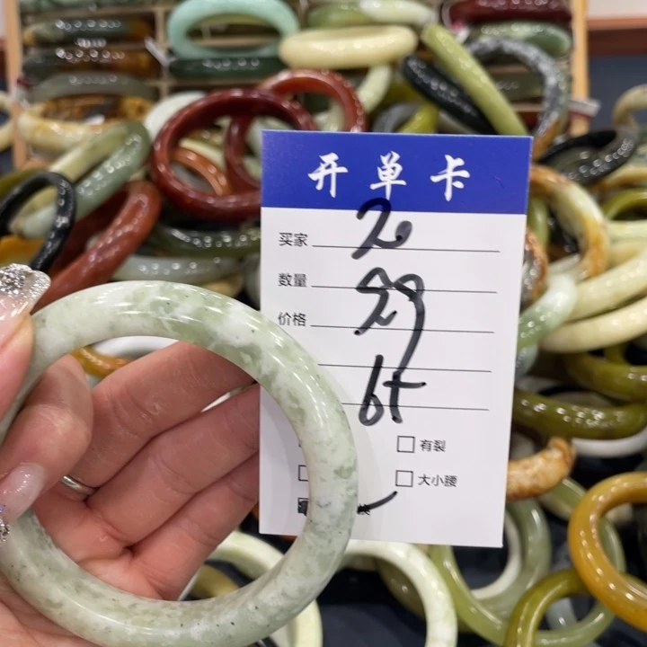 未镶嵌蛇纹石玉手镯