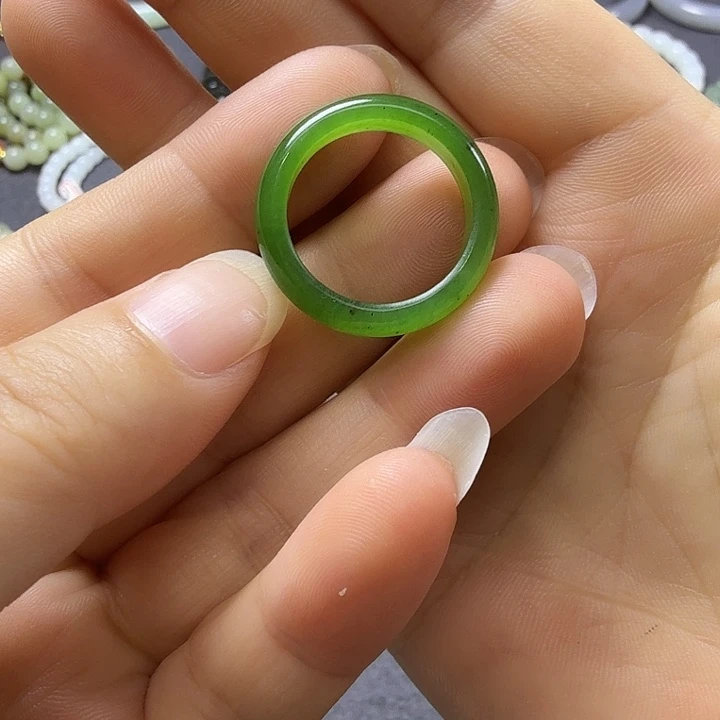 未镶嵌戒指和田玉（碧玉）