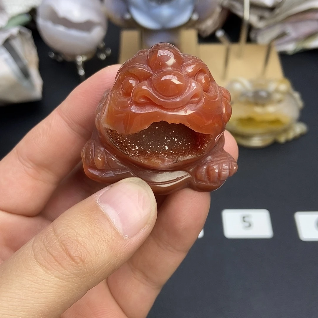未镶嵌水晶大型摆件（非配饰）