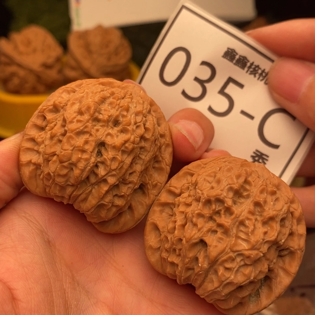 观****把件文玩核桃血麒麟39……