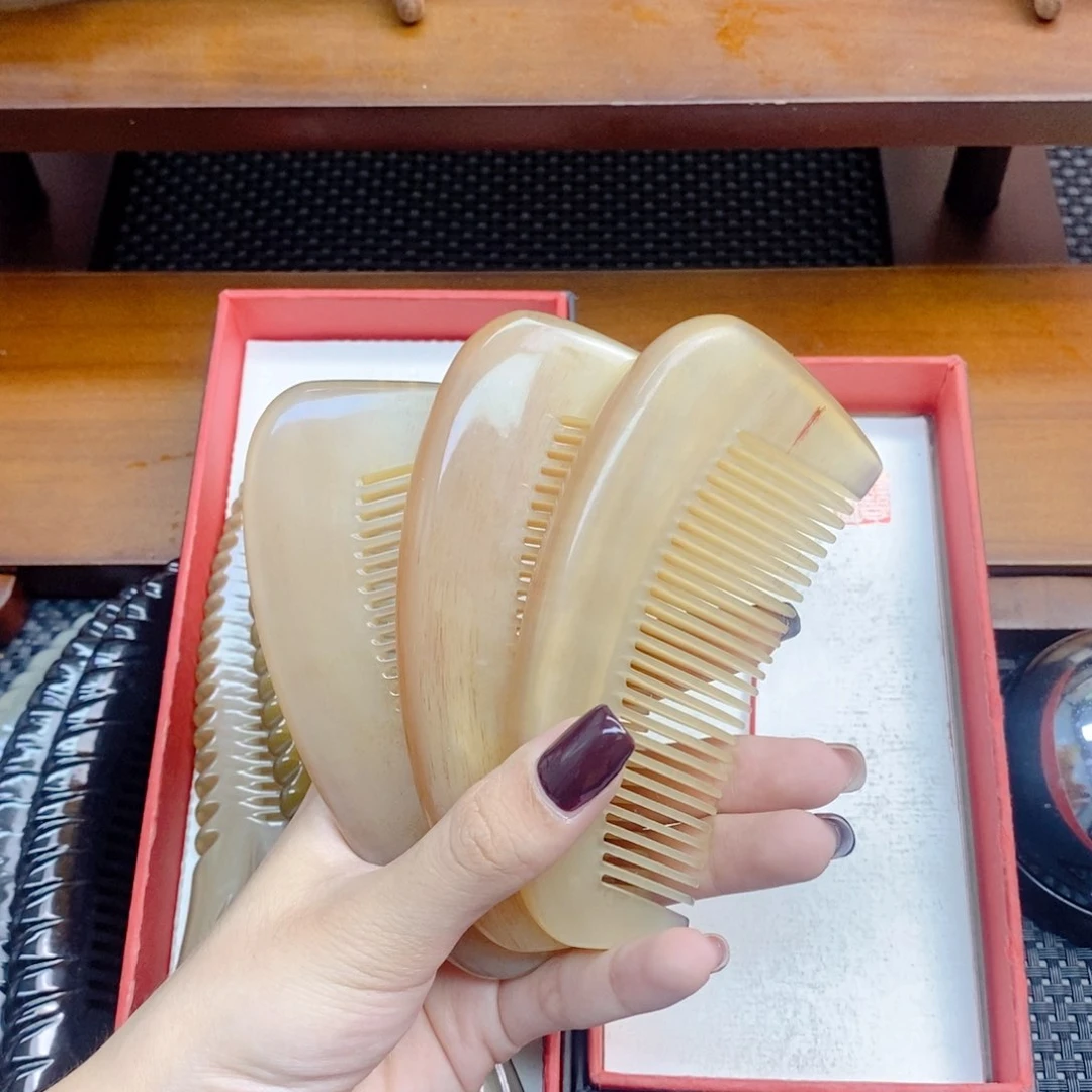 纯手工制作纯牛角梳子