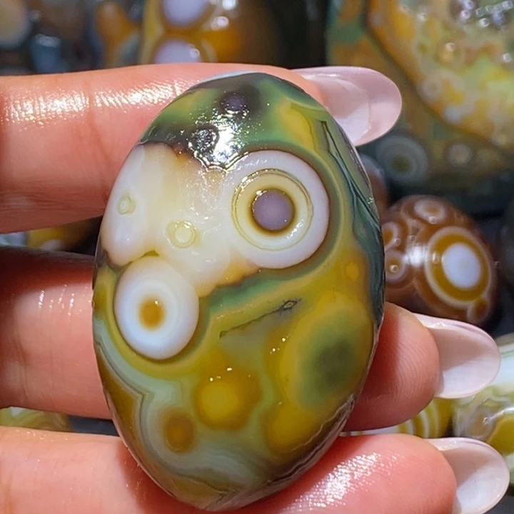 玛瑙/玉髓未镶嵌珠宝奇石125